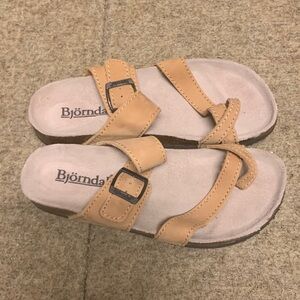 Bjorndal Womens Size 7.5M Leather Brown Strappy Slip on